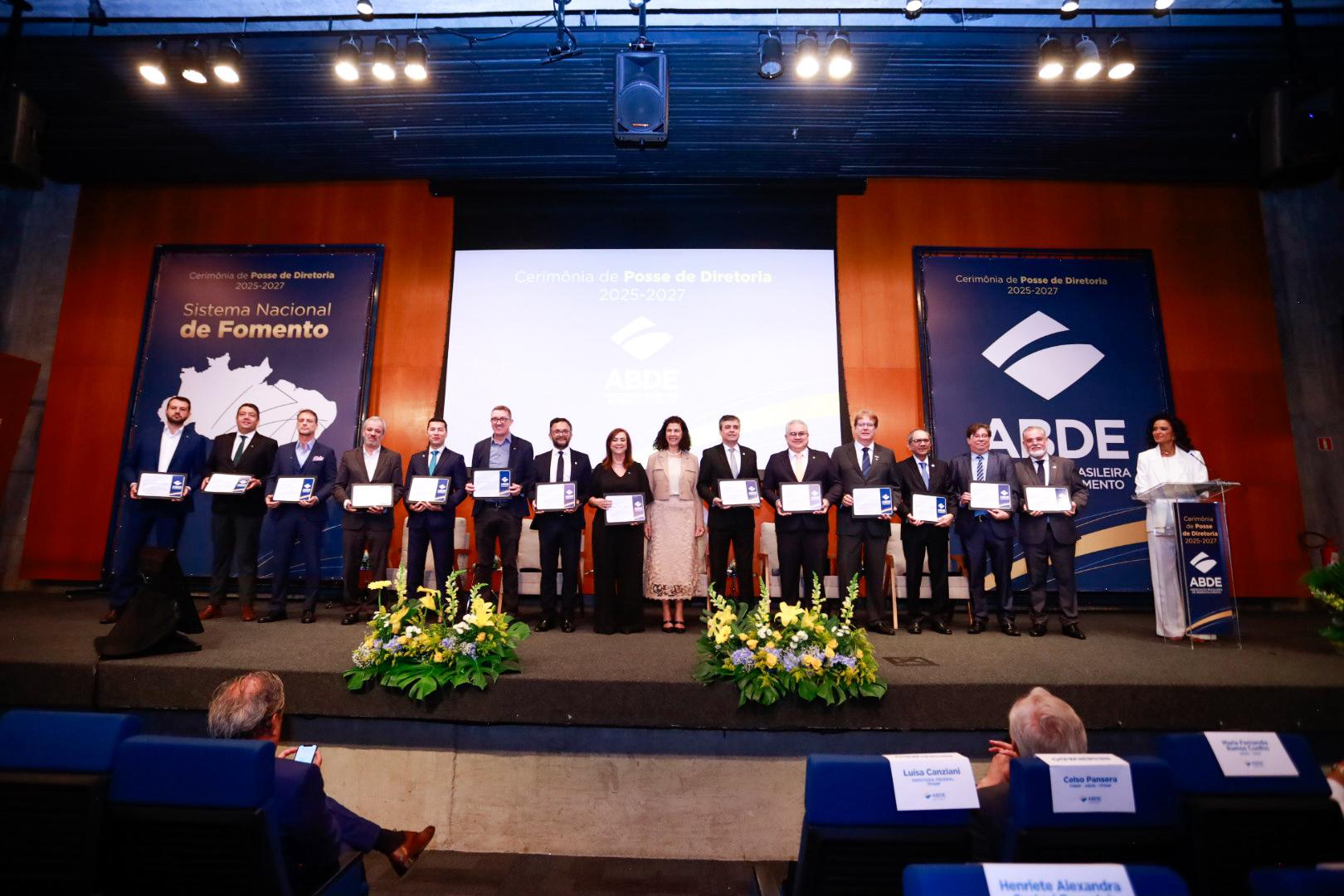 Diretoria reúne executivos de diversas empresas públicas e privadas (Foto: Bárbarah Queiroz)
