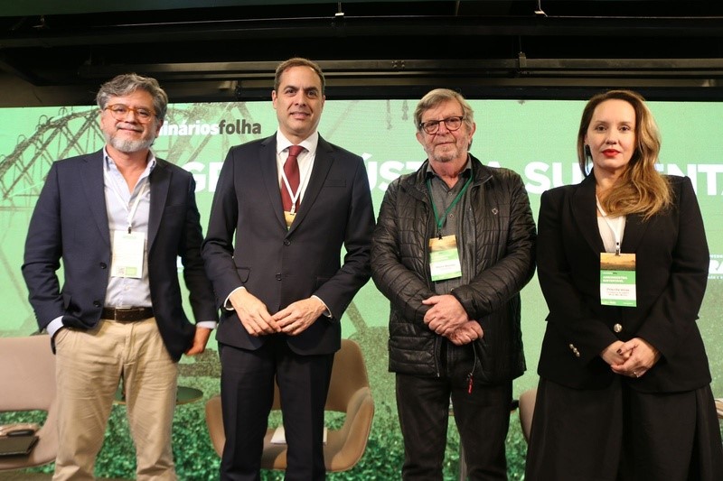 Evandro Holanda, Paulo Câmara, mediador Bruno Blecer e Priscilla Veras; Crédito: divulgação.